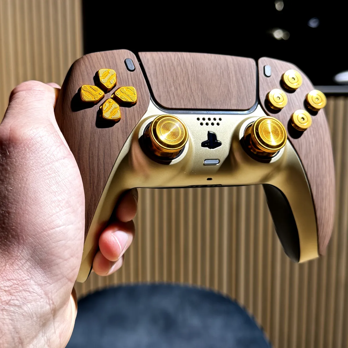 Clever Woodpecker PS5 controller houtlook goud luxe