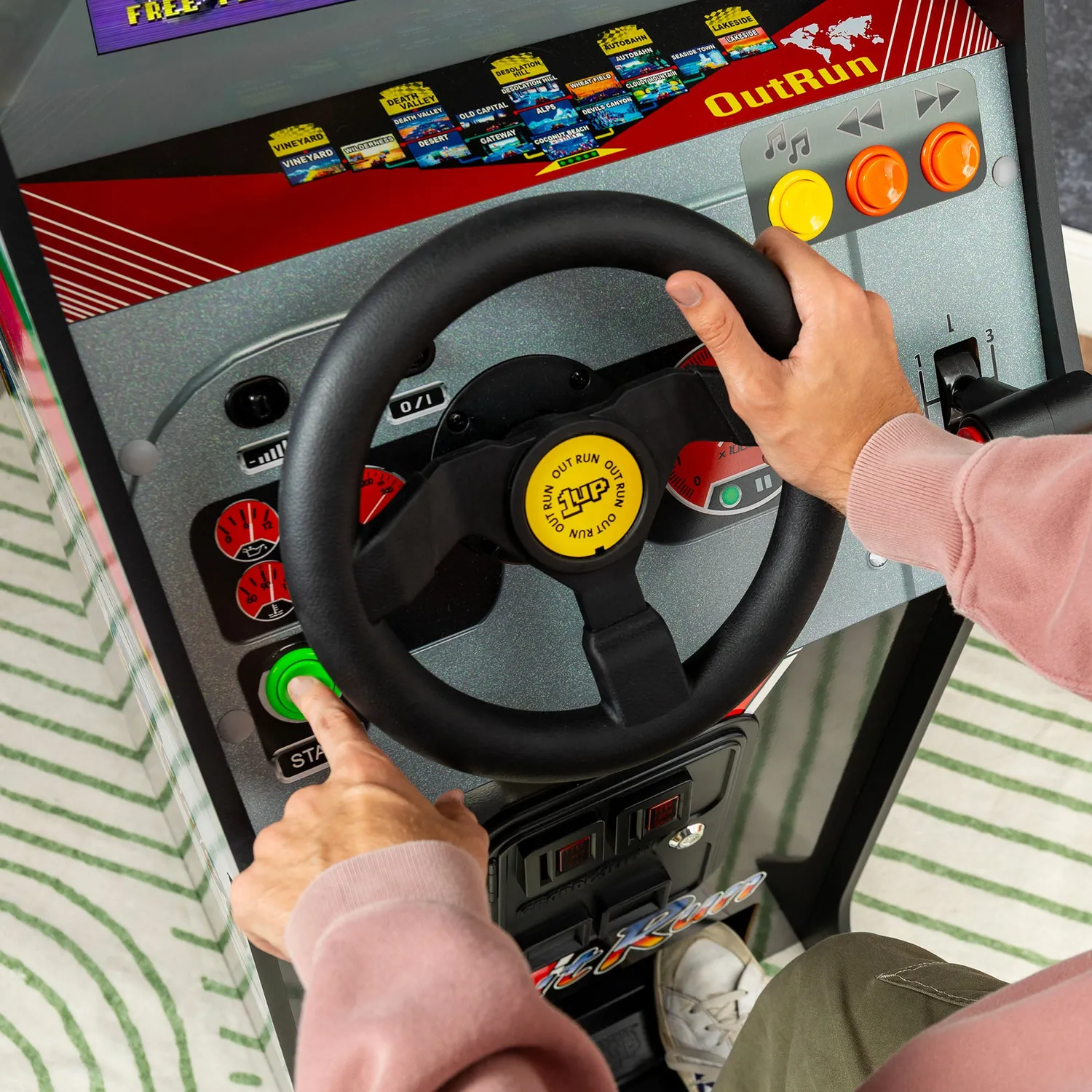 Arcade1Up Deluxe OutRun Arcadekast Met Stuur Full-Size